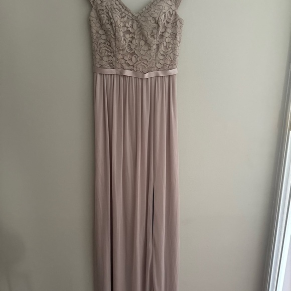 DAVID’S BRIDAL Lace and Mesh V-Neck Dress size 2 - Picture 2 of 4